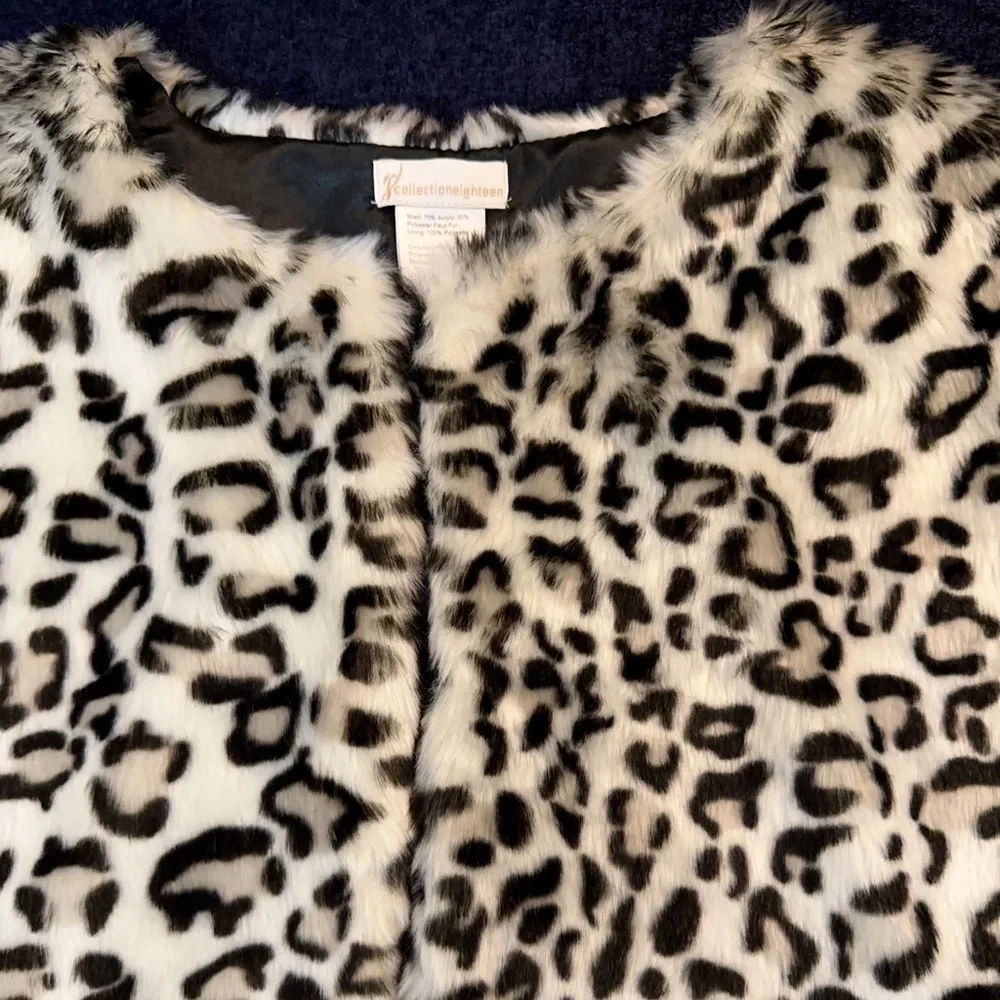 Collection XIIX Leopard Print Cape